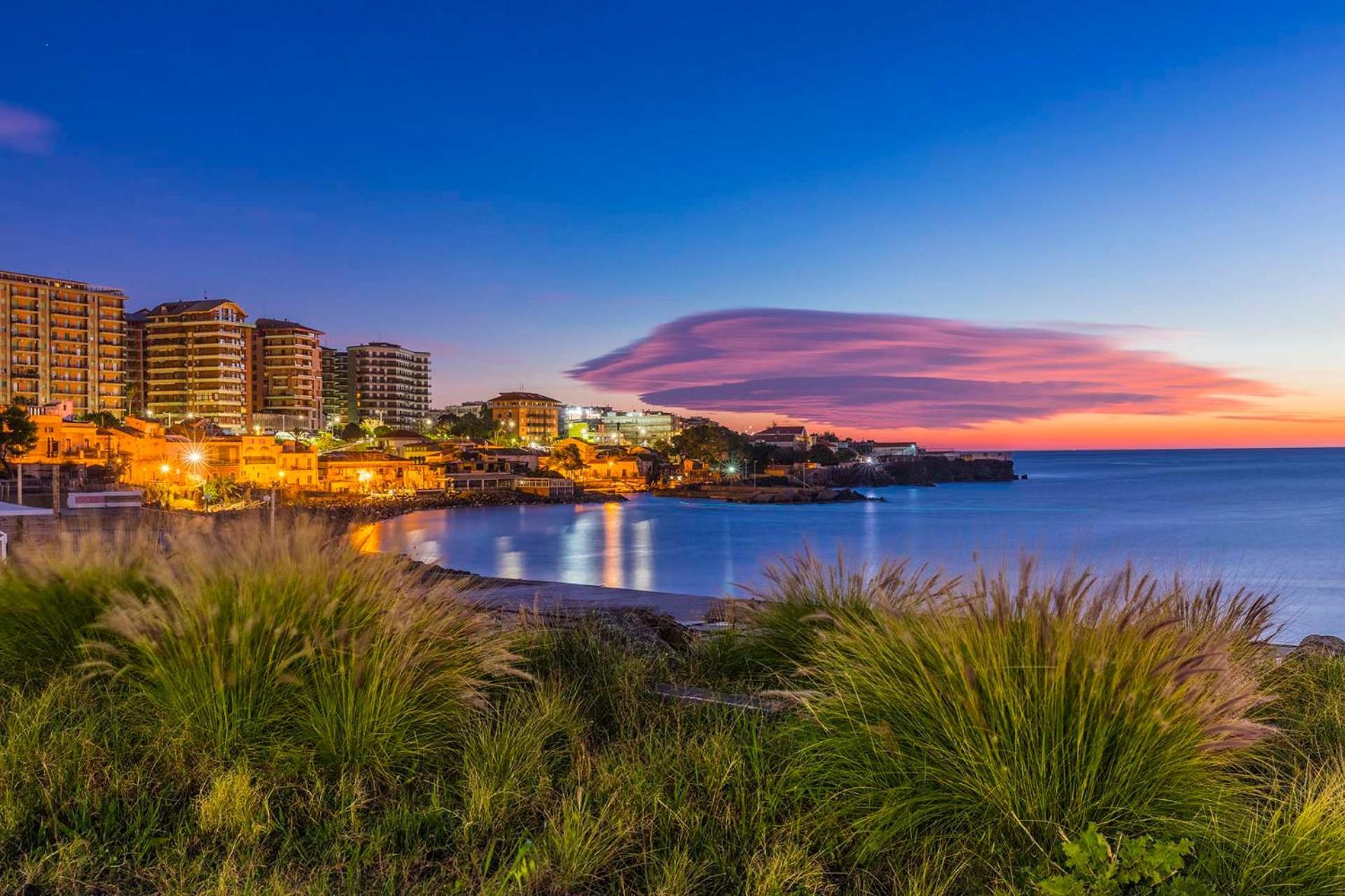 Отель Seafront In The City Катания Экстерьер фото